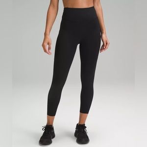 NWOT LULULEMON NAVY FAST AND FREE LEGGINGS SZ 4 TIGHTS 25” with pockets. new